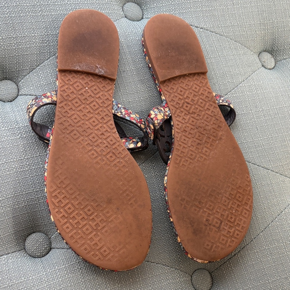 Tory Burch Floral Pattern Sandals - Picture 5 of 7